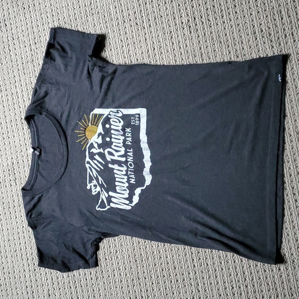 Mountain Rainier Tee PNW